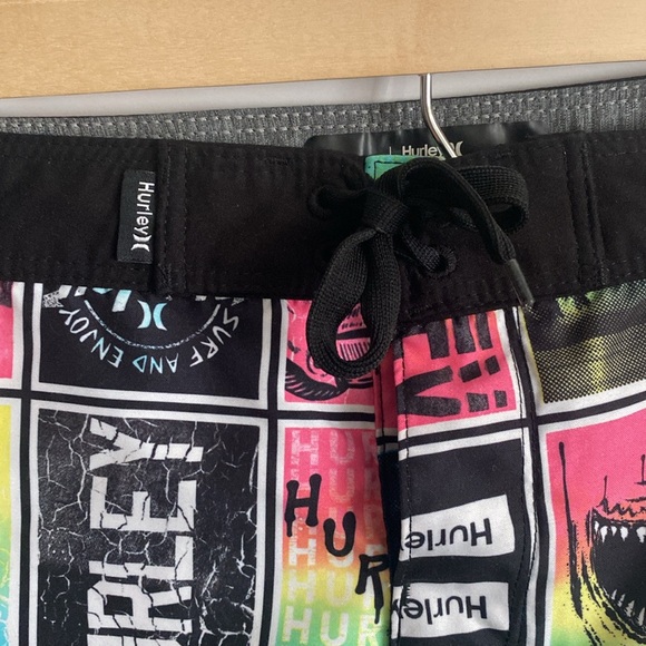 Boys Hurley board shorts - Picture 3 of 5